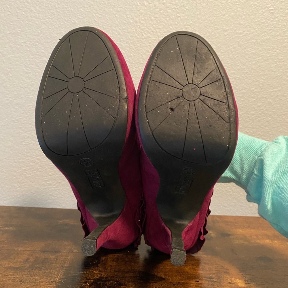 Pink Ruffle Heels Size 7.5 - Picture 7 of 10